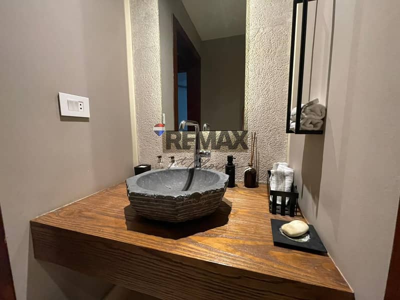 13 579b373d-23c6-4889-be3e-ea956fdcb69d. jpg