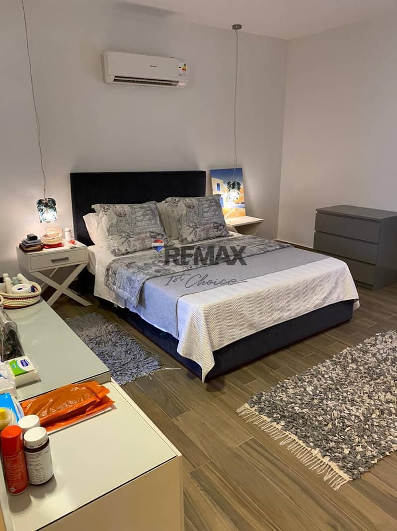 7 037e6ad5-007f-4f1d-becf-350993457fb4. jpg