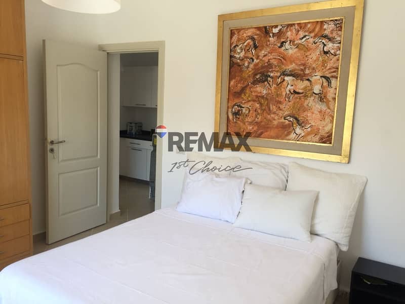 6 ef68505b-d6c1-49d8-b61e-c4a339660d83. jpg