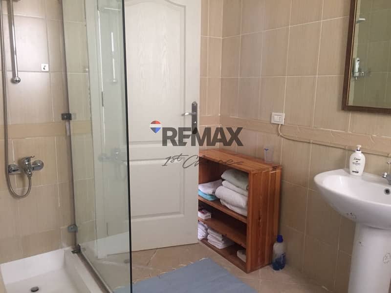 11 e9106f4d-2c31-418d-9e69-448ef85b89bf. jpg