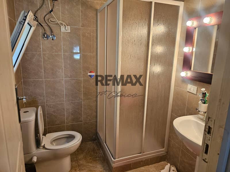 8 85075e0b-29ad-41f5-8610-e9df1ee39c31. jpeg