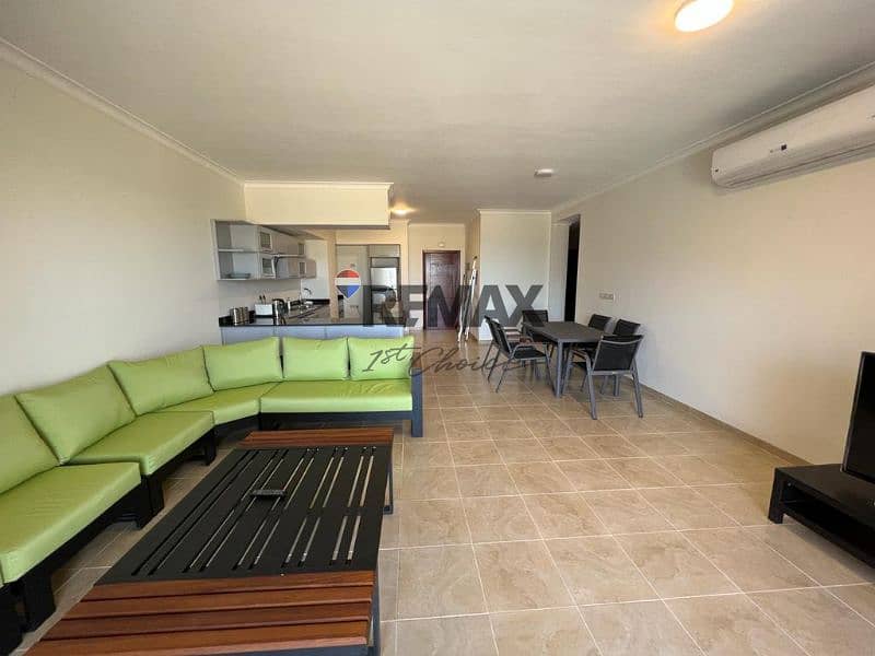 10 b0bd18e5-3172-482f-bff4-0e7c35631ee6. jpg