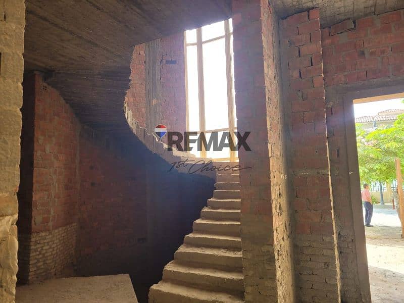 10 875ccad2-6892-4dbc-a626-7482b0cee3ae. jpg