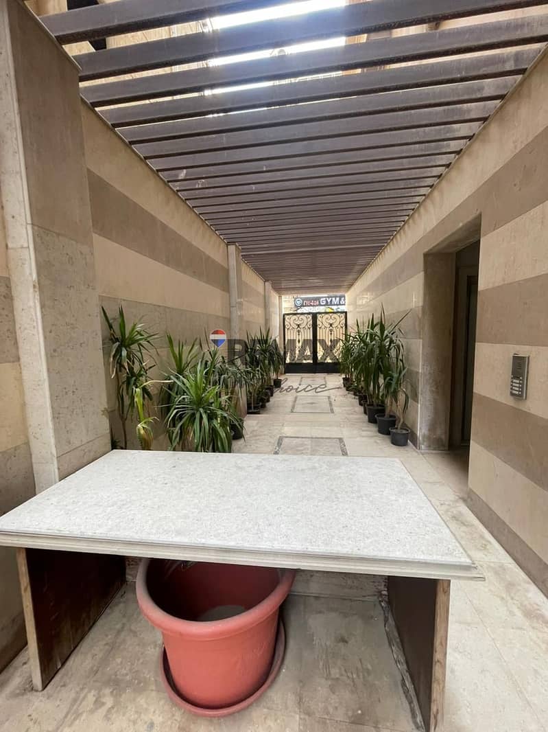 3 c13c9f3f-ff68-4de3-b75b-69cb584568a3. jpg