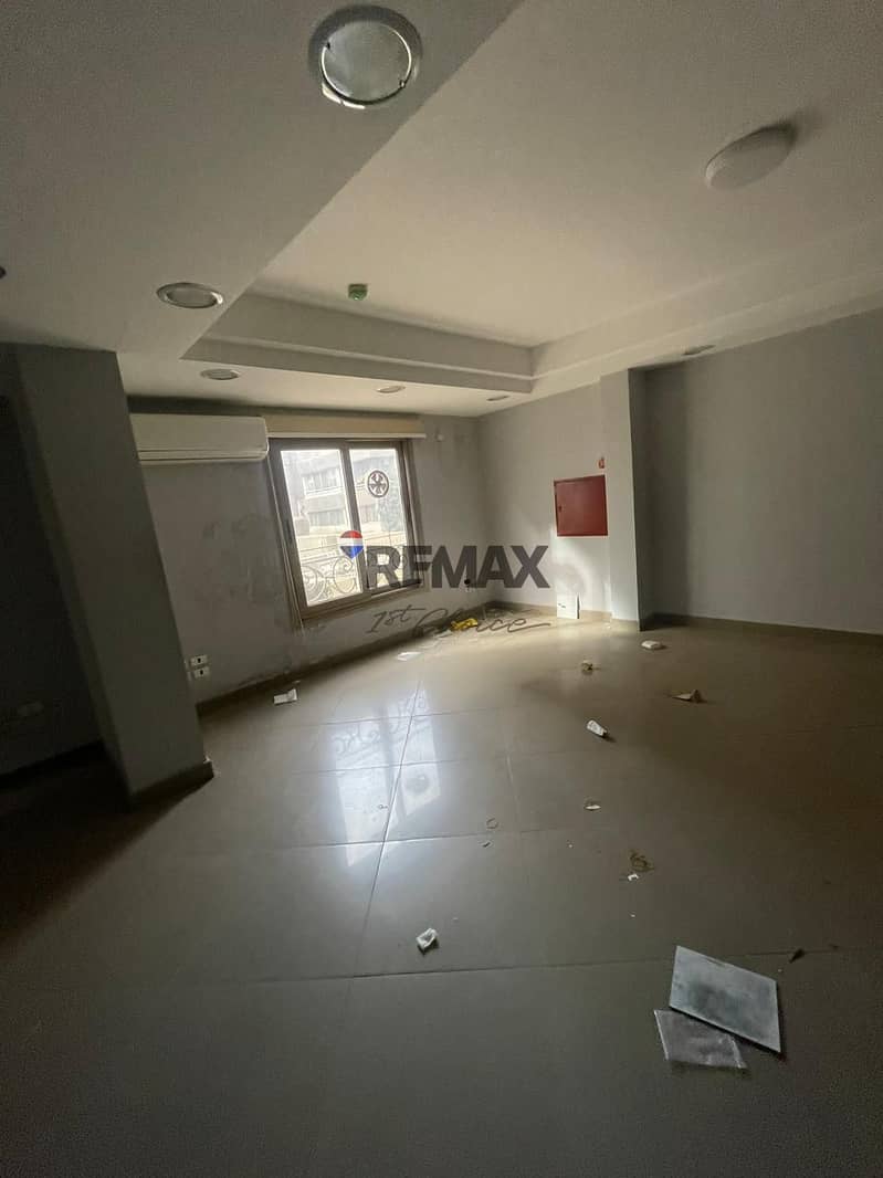 28 WhatsApp Image 2025-10-20 at 3.00. 41 PM. jpeg