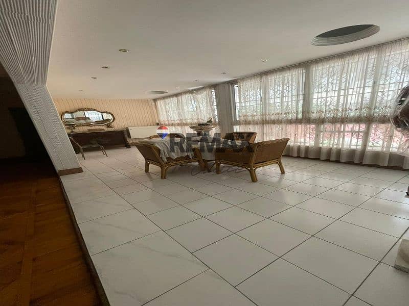 11 caee8447-6f60-47ab-ab0f-3b3d449bd185. jpg