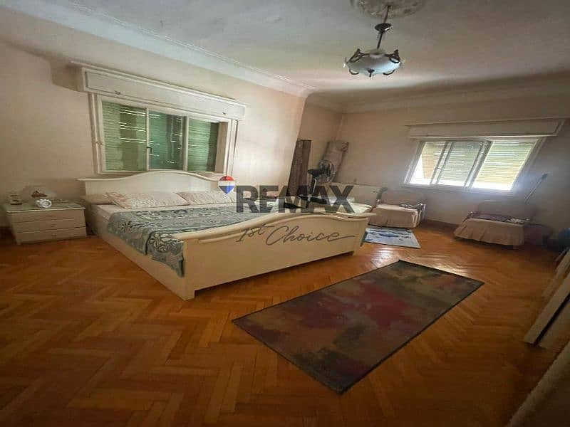 12 5f900818-4120-40ea-8b54-6c8f53892280. jpg