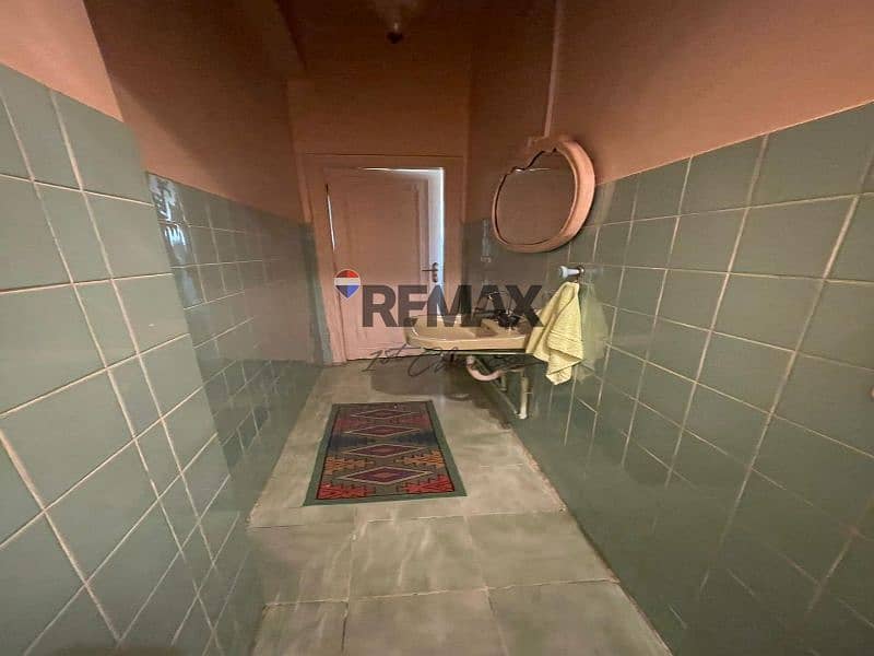 14 b8008b7f-0b80-4e9f-b2d8-e2bdc9995e5c. jpg