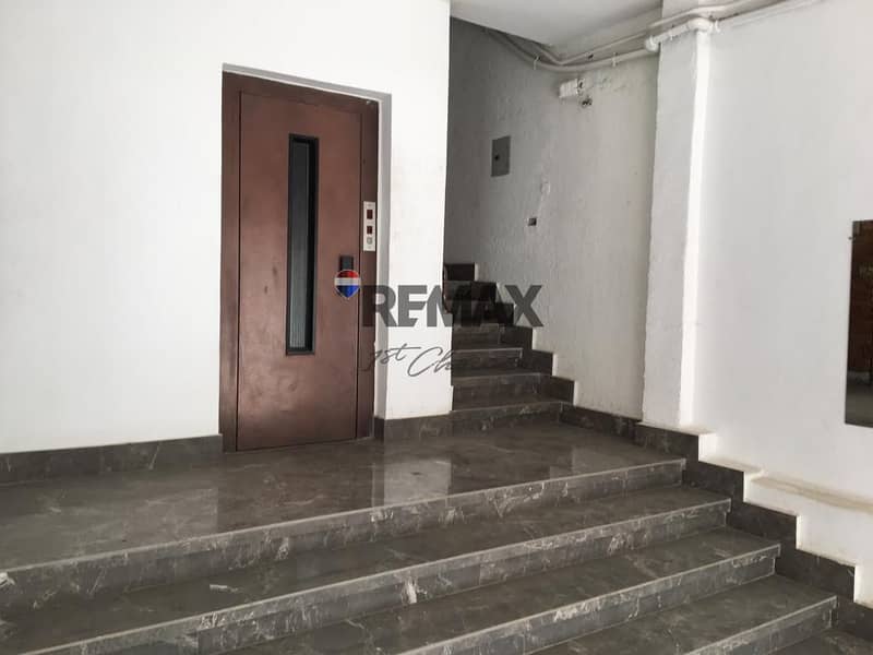 2 279ab201-b5d0-4aa0-ae28-abc1d0c5d6f5. jpg