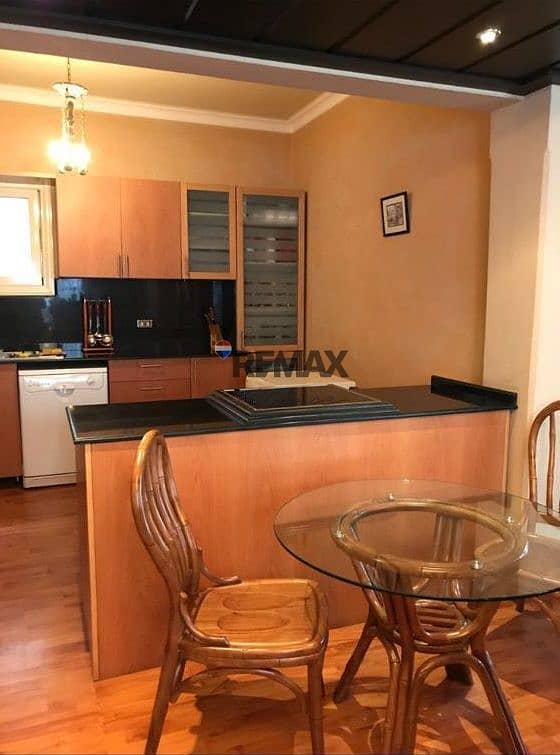 10 5a38f733-a8b4-4a29-9c41-e8f22b140f82. jpg