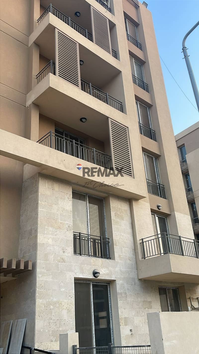 4 d69d3e7c-cf4c-4505-907c-ab2cd343fe4c. jpg