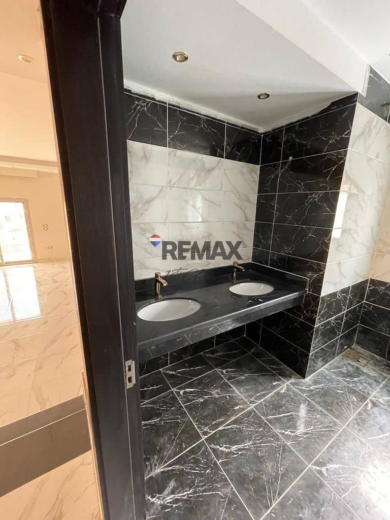 13 415a7e38-2eb9-4166-8285-09fe51c25c3c. jpg