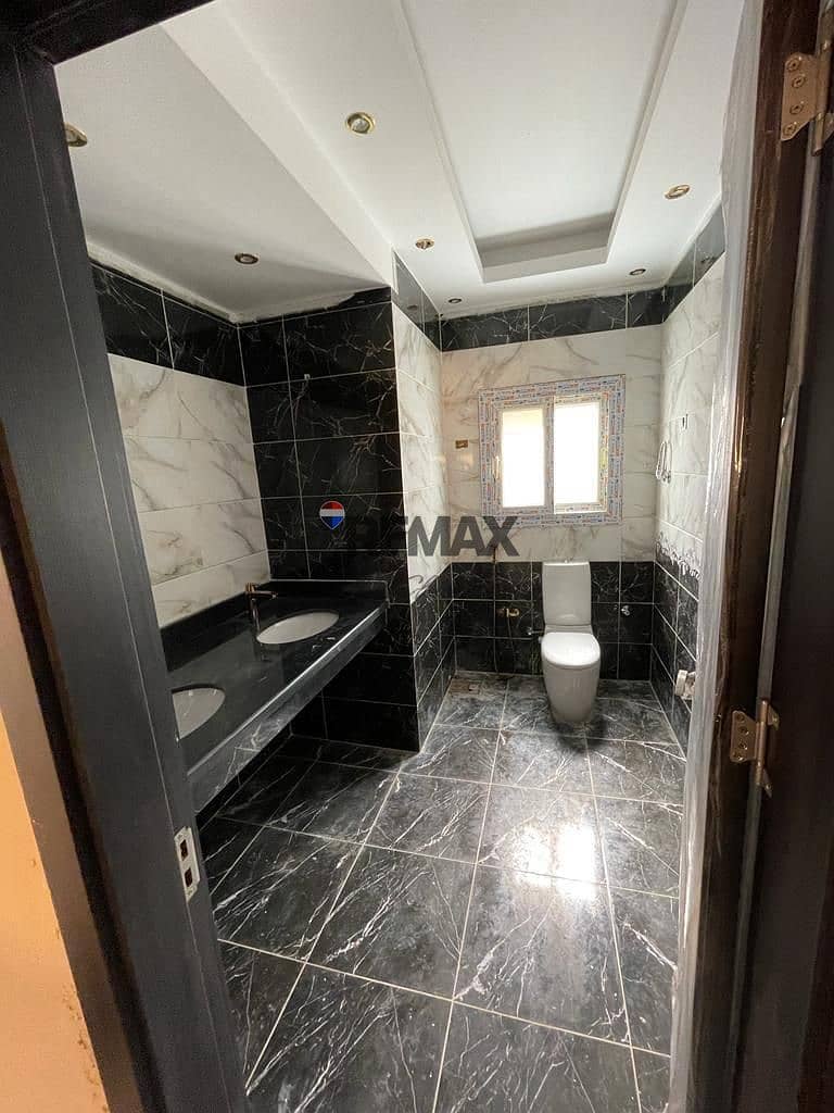 14 7067a332-5138-4863-b23c-a44e4ae1e529. jpg