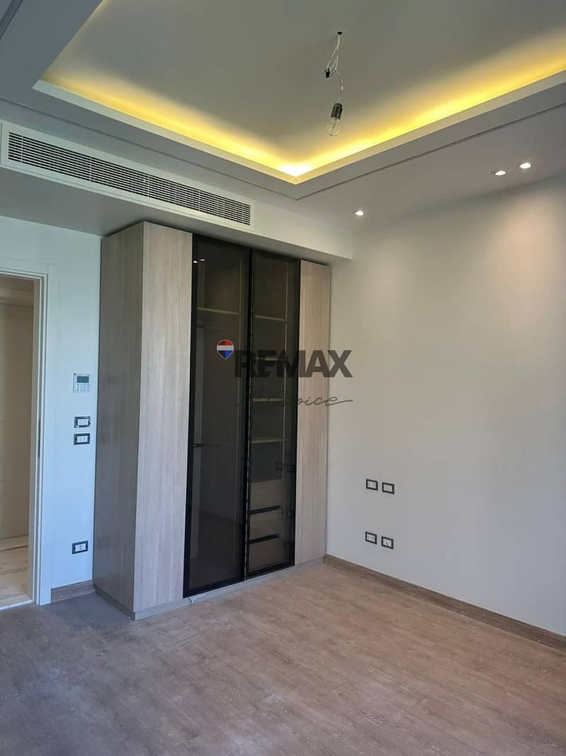 11 3333f65d-7567-4ae8-98ab-22278b099a79. jpg