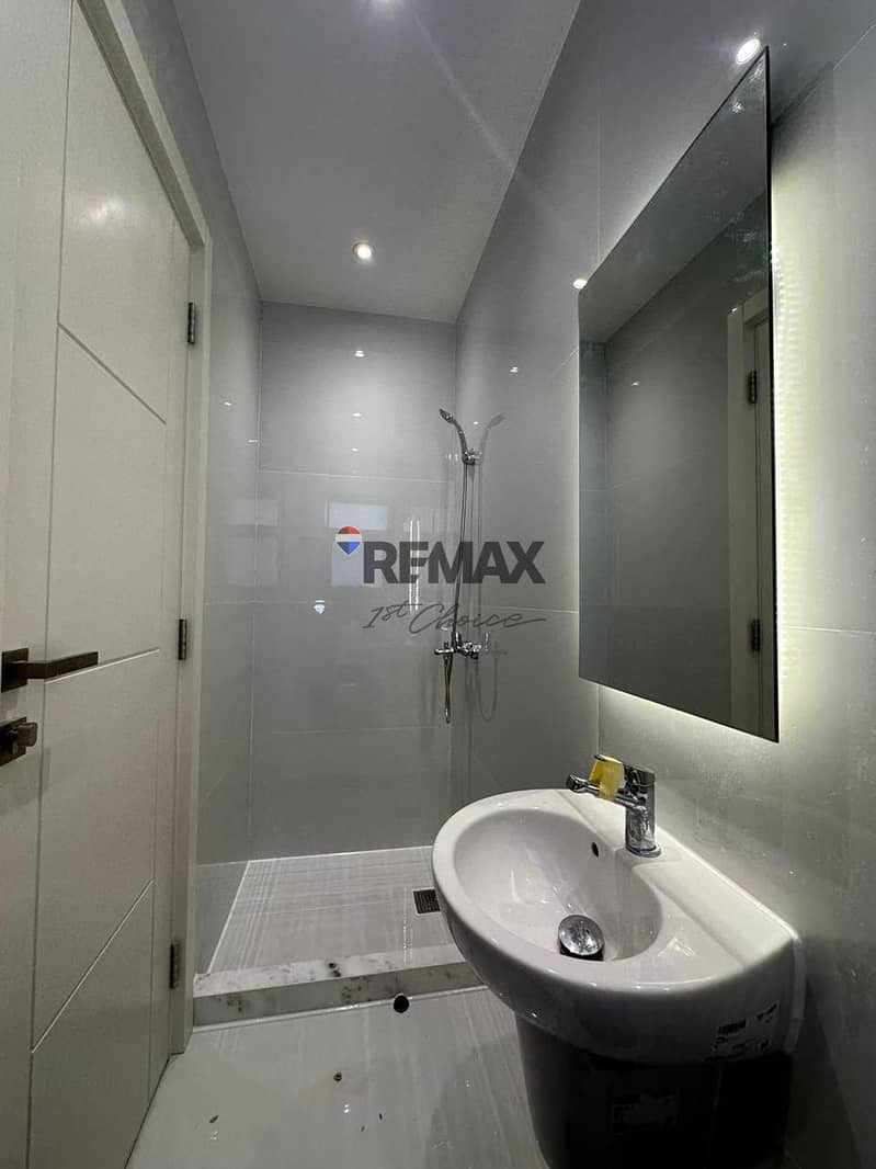 21 6093bd37-cc68-499b-85b1-5b41c285383b. jpg