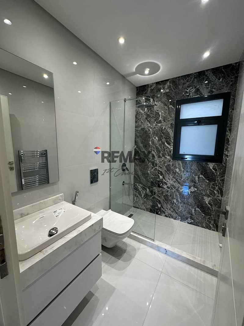 23 2b1ce6e6-6a90-4f54-a39f-6d387b0acf5a. jpg