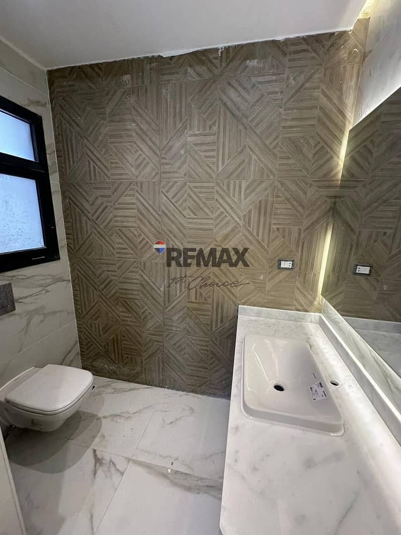 24 fe7c90c9-11dd-45f5-8d01-b57c950cd445. jpg