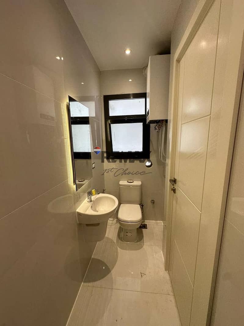 27 cd45dc93-49d5-4172-9e5a-c0722b3326ce. jpg