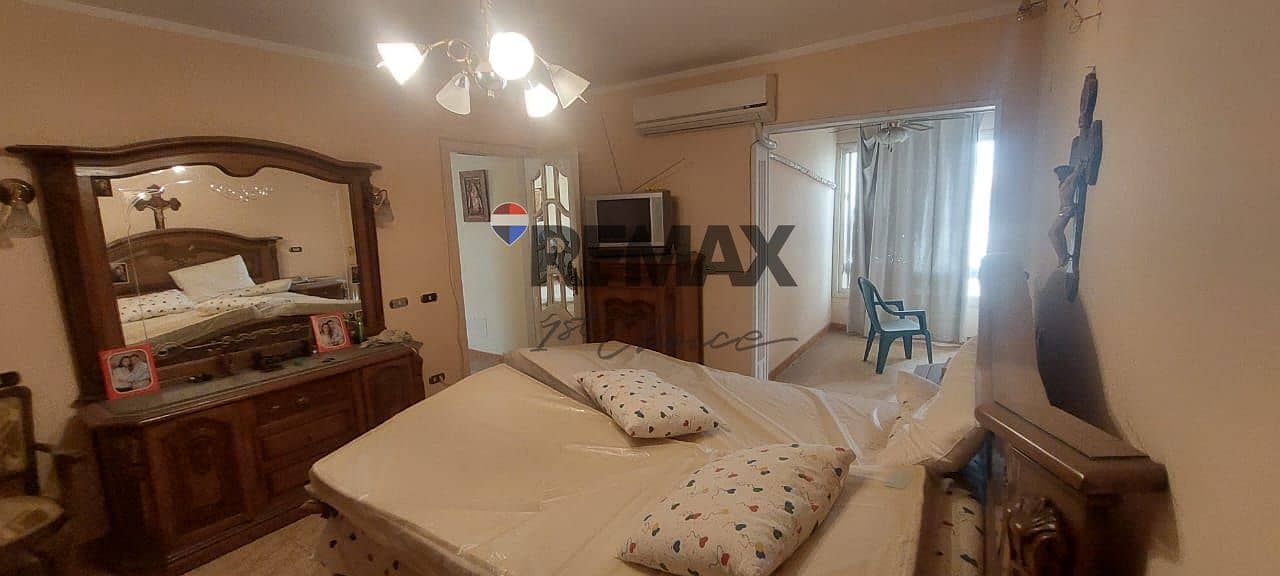 10 32d7fea5-0e3d-4272-ba79-038768ab2ea9. jpg