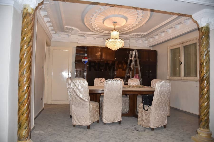 4 4e32cfb0-890a-4a0c-adb8-d49362953849. jpg