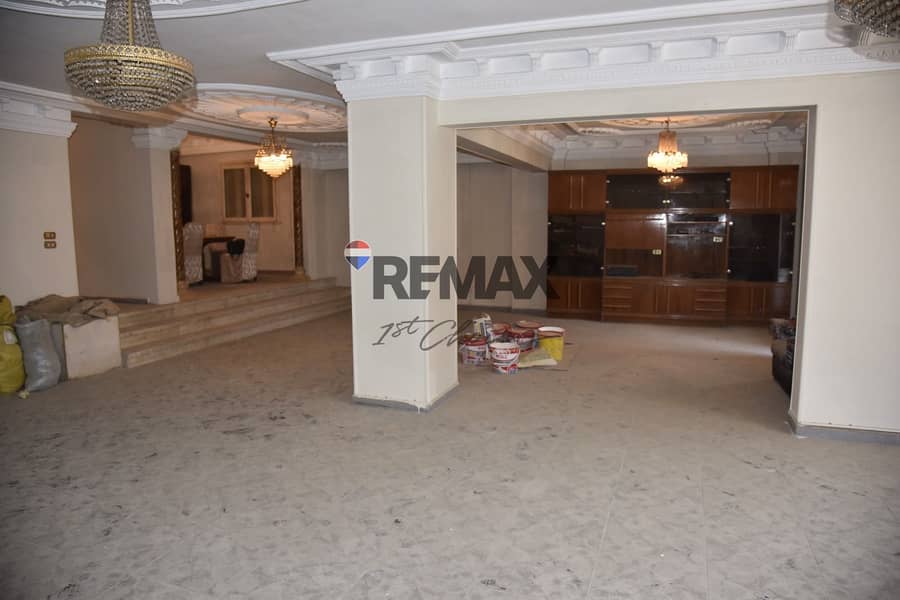 5 0326b2d4-92ef-484d-8b7e-79ee9bb352c0. jpg