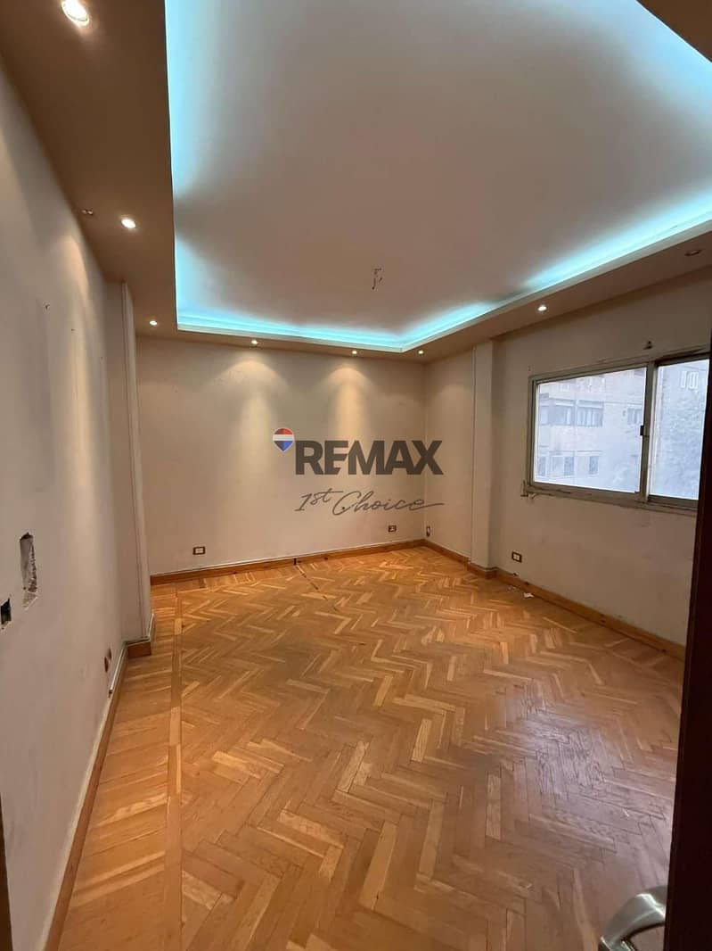 4 2c241e45-dc7b-4eaa-813d-5056d57e17ba. jpg