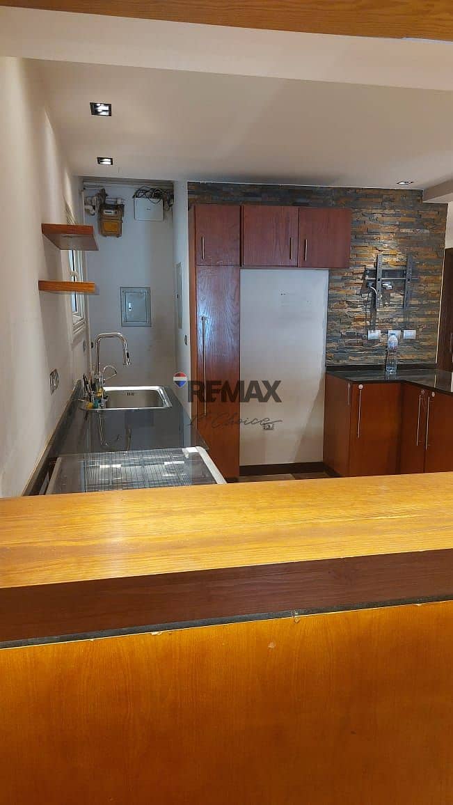 10 33082235-cf7e-4ea7-85ea-e639dda0895c. jpg