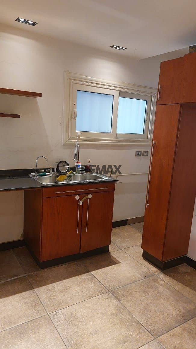 14 dc32ef36-0483-4ddd-b528-6cd856ea7720. jpg