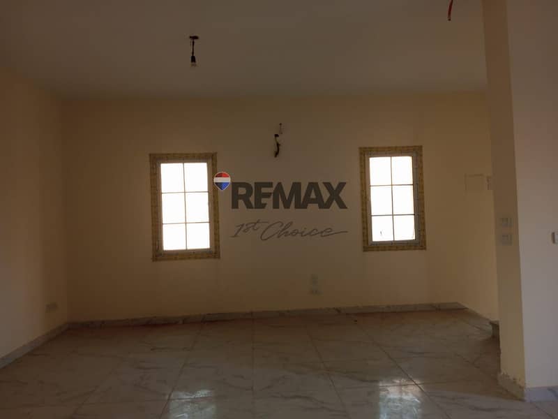 4 126c7eb9-3b7a-4c5a-b254-21fd9adb276c. jpg