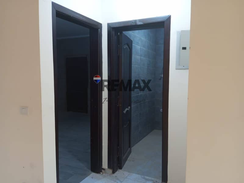 8 08b994e6-9d75-46b5-95db-f5c1a13d37ea. jpg