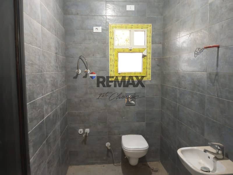 10 f6e9dcaf-a483-412a-9387-fa9049d9ea9f. jpg