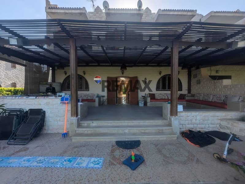 10 b693af95-6925-47a0-8b2c-4aeee2033863. jpg