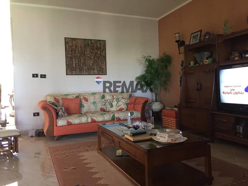 12 7d629ba4-75b6-4dba-8299-602005a3f8eb. jpg