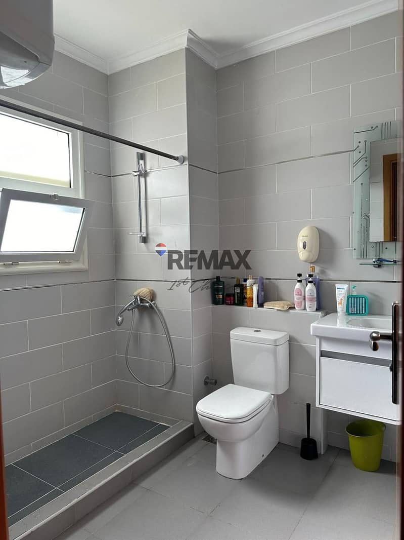 8 0b319692-9bf0-42dd-992a-7a0e5e998e80. jpg