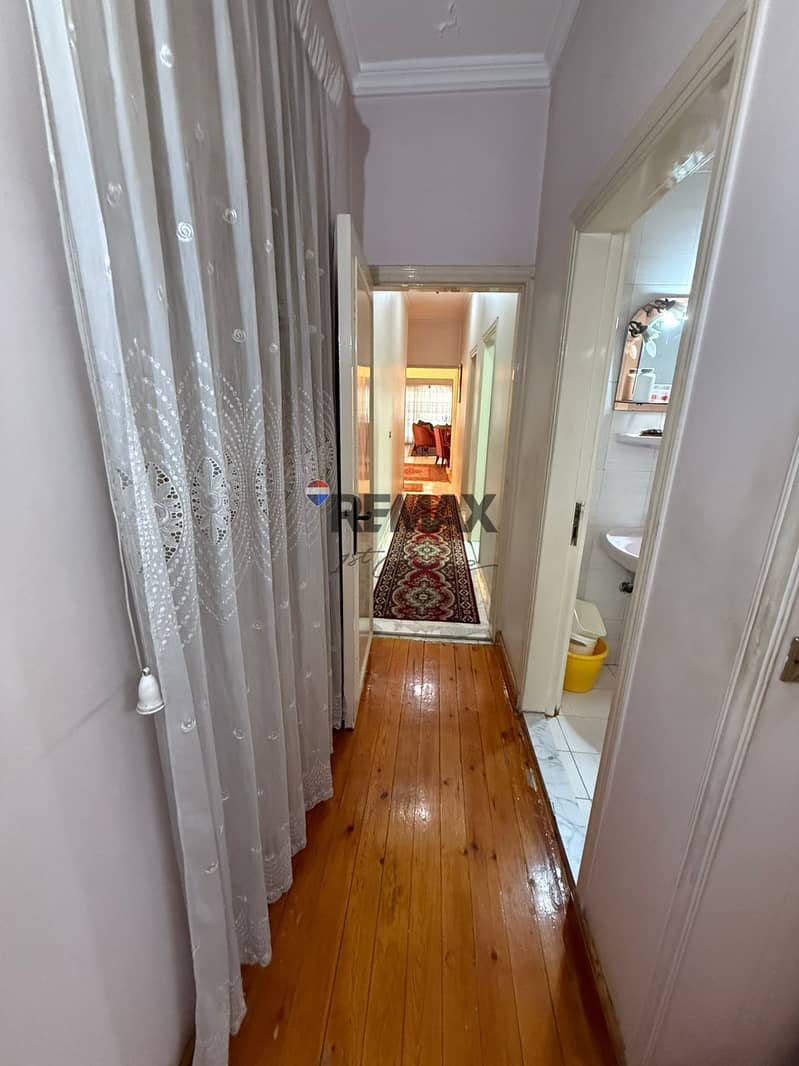 13 8ee0936d-3429-4ff6-b79d-8601b1f1b645. jpg