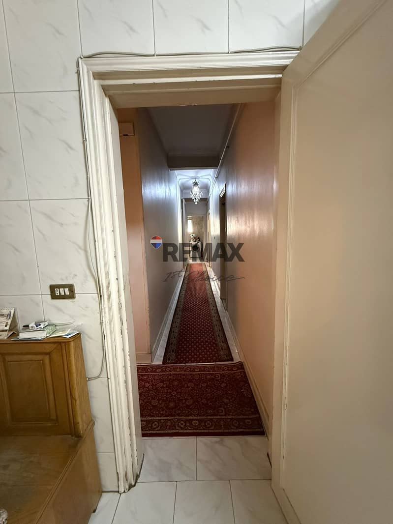 28 d8f8eff5-4a33-4661-bbb0-42037f15f498. jpg