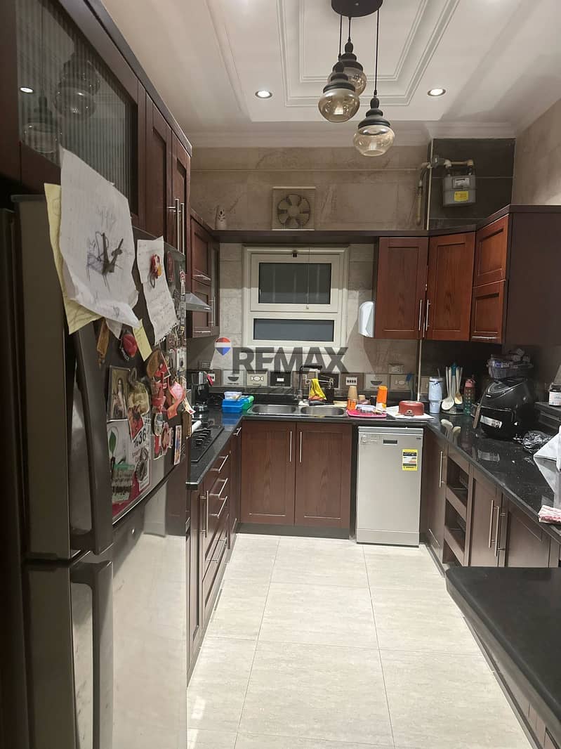 4 3acf5305-7fc5-4ce4-a8cb-1adcc4f66e3a. jpg