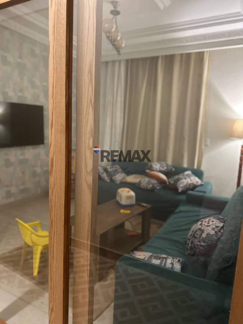 8 4db8ea32-9bac-472a-9b2c-8d89d40a9648. jpg