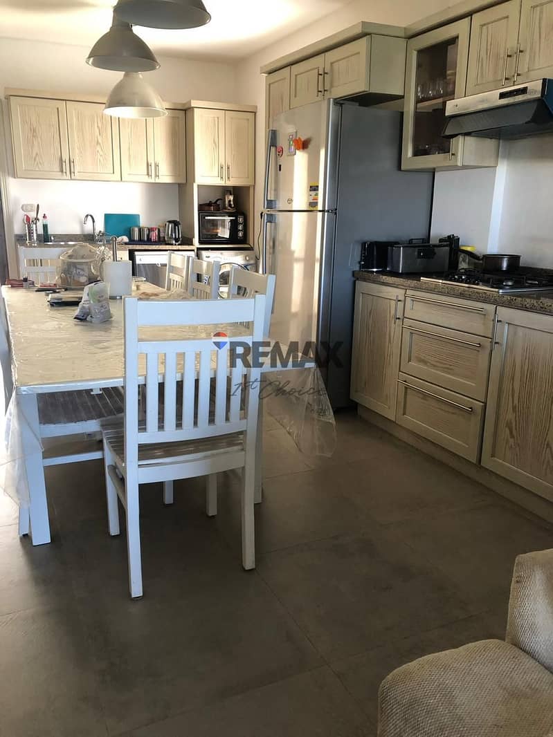 10 5e12de3b-bc57-478f-b362-56dff96090f8. jpg