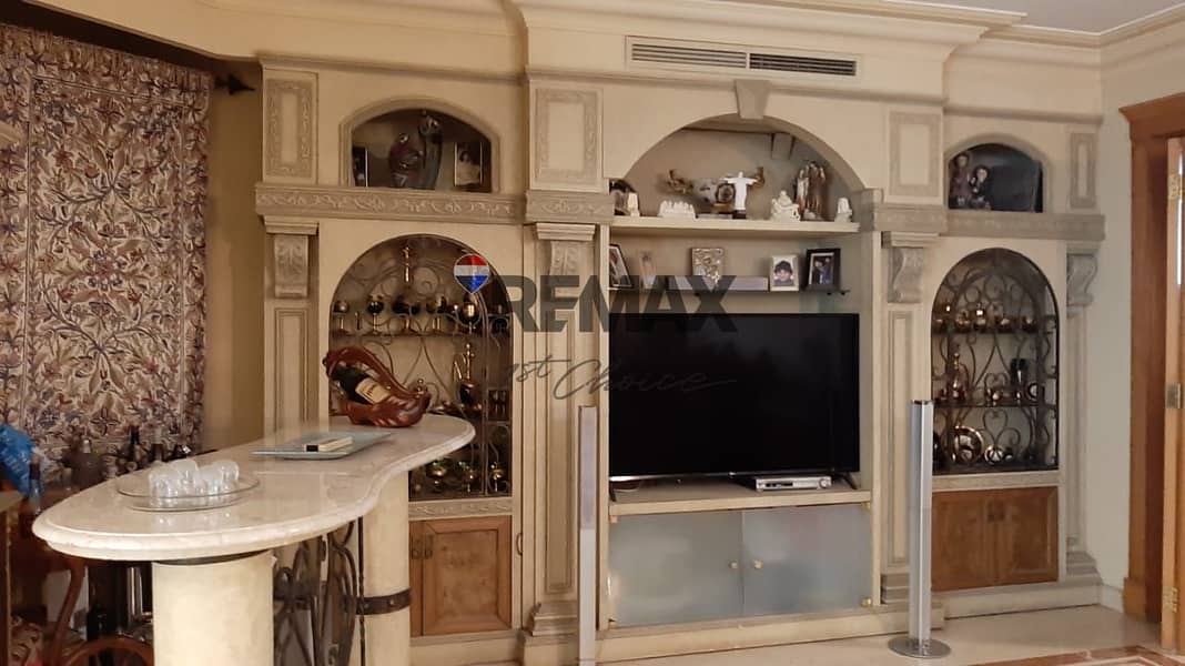 4 9771a675-3392-495d-9b4d-ec8f1e3e7293. jpg