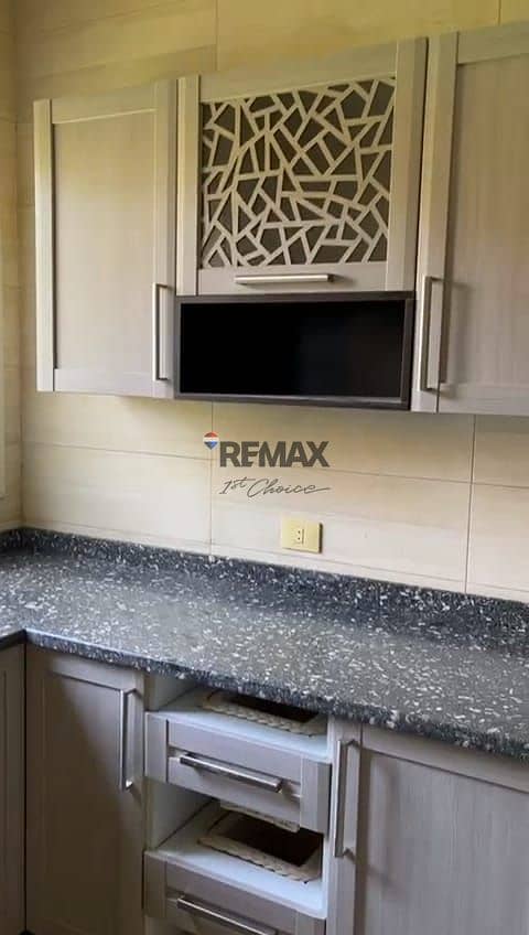 8 440eff86-257b-4e98-a193-ed917fb5ee66. jpg