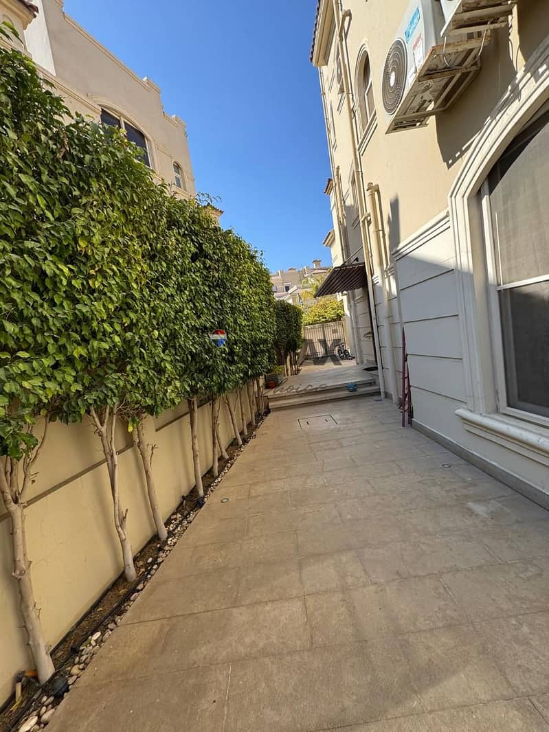 3 6f0e21b6-1e58-4820-98fd-9b49c7542bed. jpg