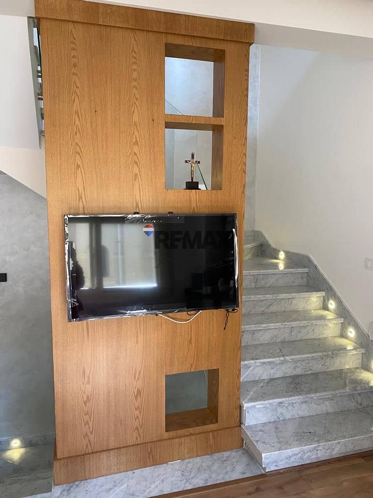 15 dbed8c40-379e-4c57-b9a1-f41278878a81. jpg