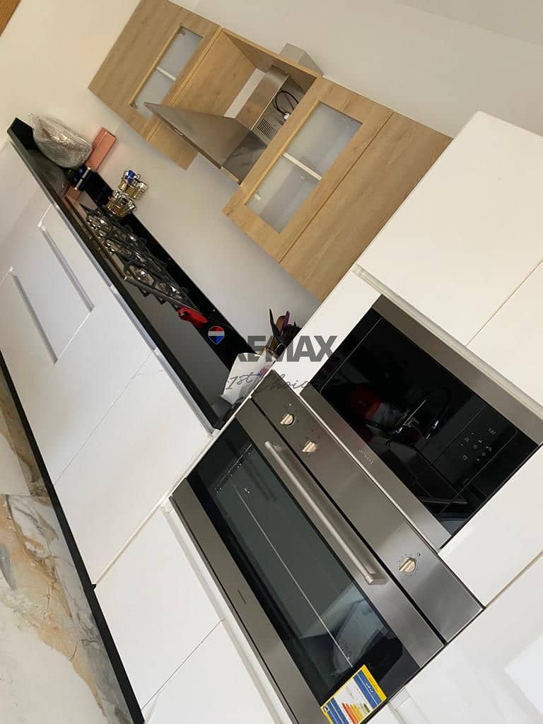 22 ee856e01-311c-4ea1-b7b1-7991c81d4e5e. jpg