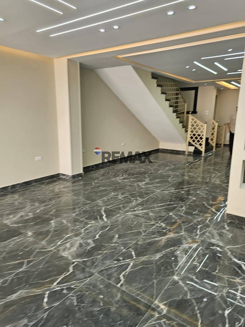 6 3075b417-a5e3-486c-893f-113529958c86. jpg