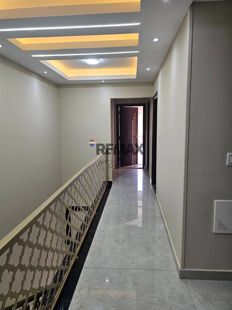 14 d8ceed96-725f-47a7-8749-cd0307b29956. jpg