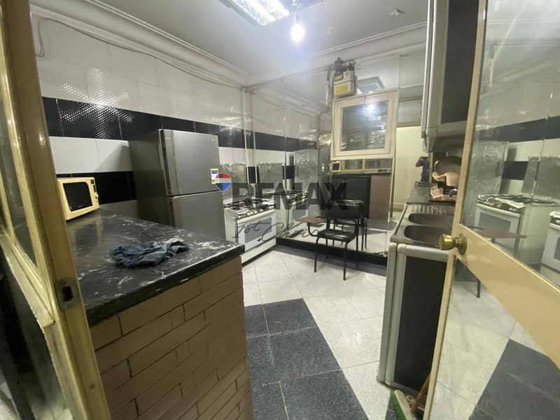 11 b2c6ad3a-cb13-461f-8c08-a01e77c2e790. jpg