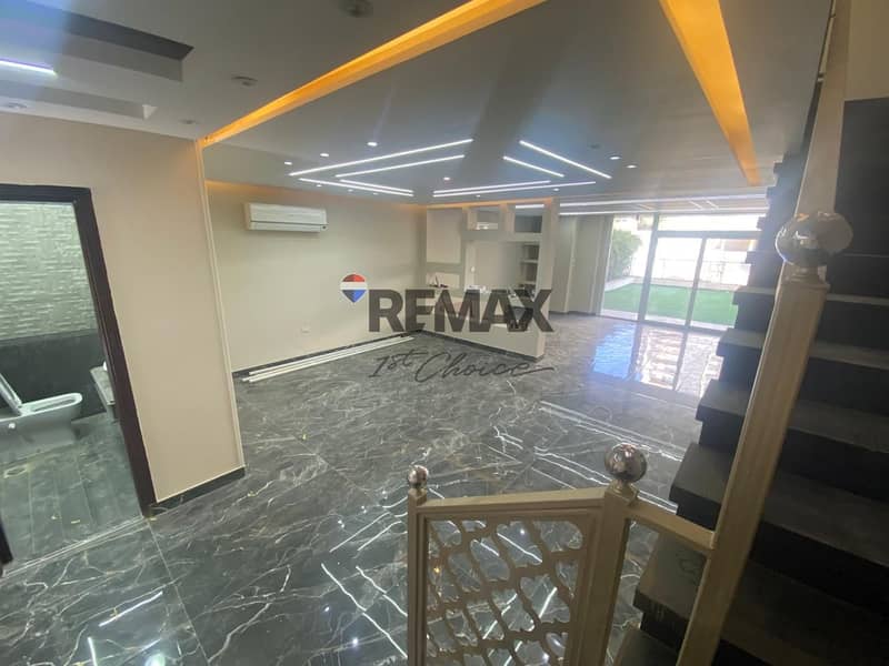 22 b905dd01-146b-4a4e-aa93-1e8803e73b2d. jpg