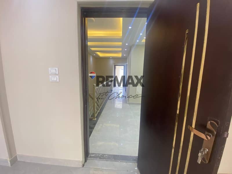 27 2fb8b783-353a-46cc-b823-d78637513c67. jpg