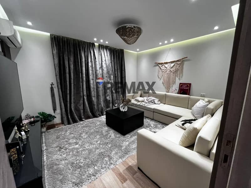 2 b8327d9f-d2a8-41ae-b1e4-cc74d0a85b8e. jpg